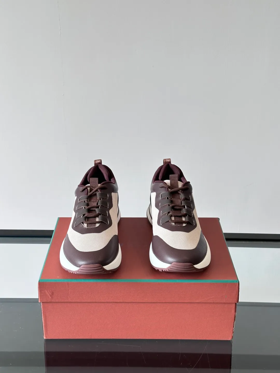 Factory price: 540💰Loro men's shoes💰iana niche Loro classic jogging shoes, men's lace-up casual shoes and sneakers, high-quality lightweight and comfortable fabrics, suitable for outdoor leisure, the color scheme is young and energetic, and it looks great with sportswear or casual suits! Size: 39-45 (customized at 38.45.46)